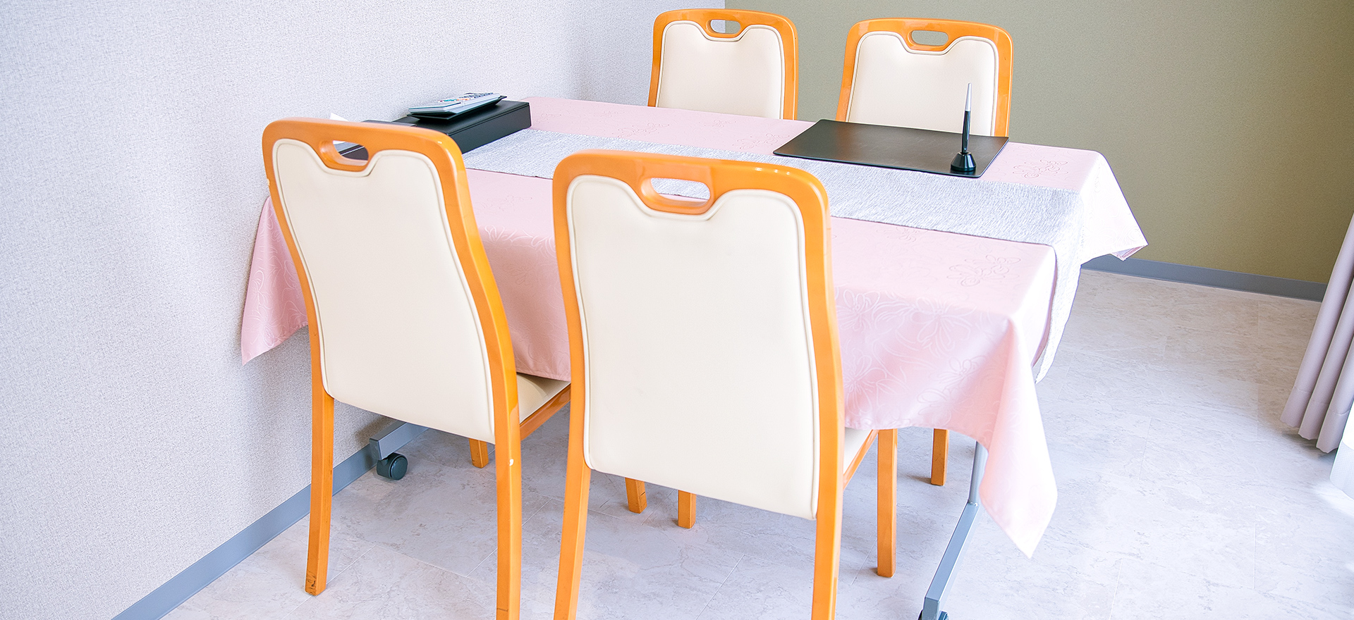 浜松原島の内観写真